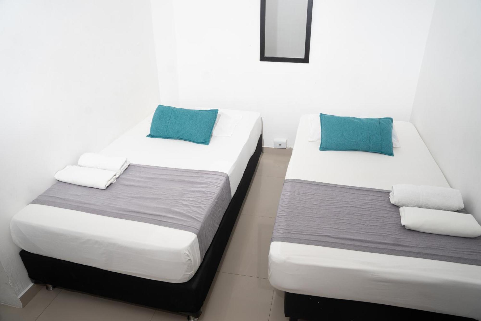 Hotel Laureles De Aburra Medellin Bagian luar foto