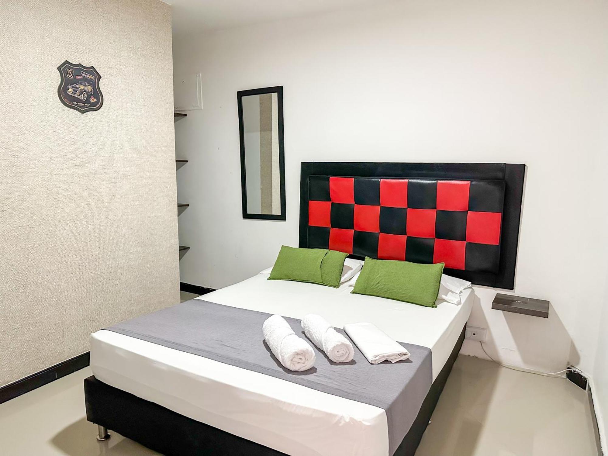 Hotel Laureles De Aburra Medellin Bagian luar foto