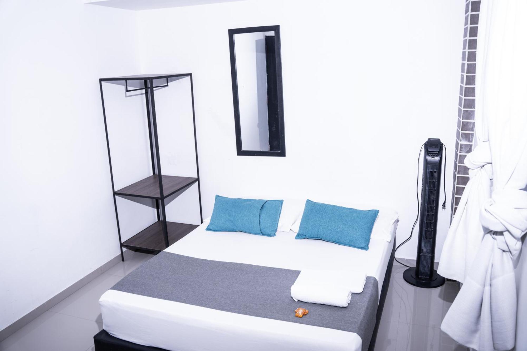Hotel Laureles De Aburra Medellin Bagian luar foto