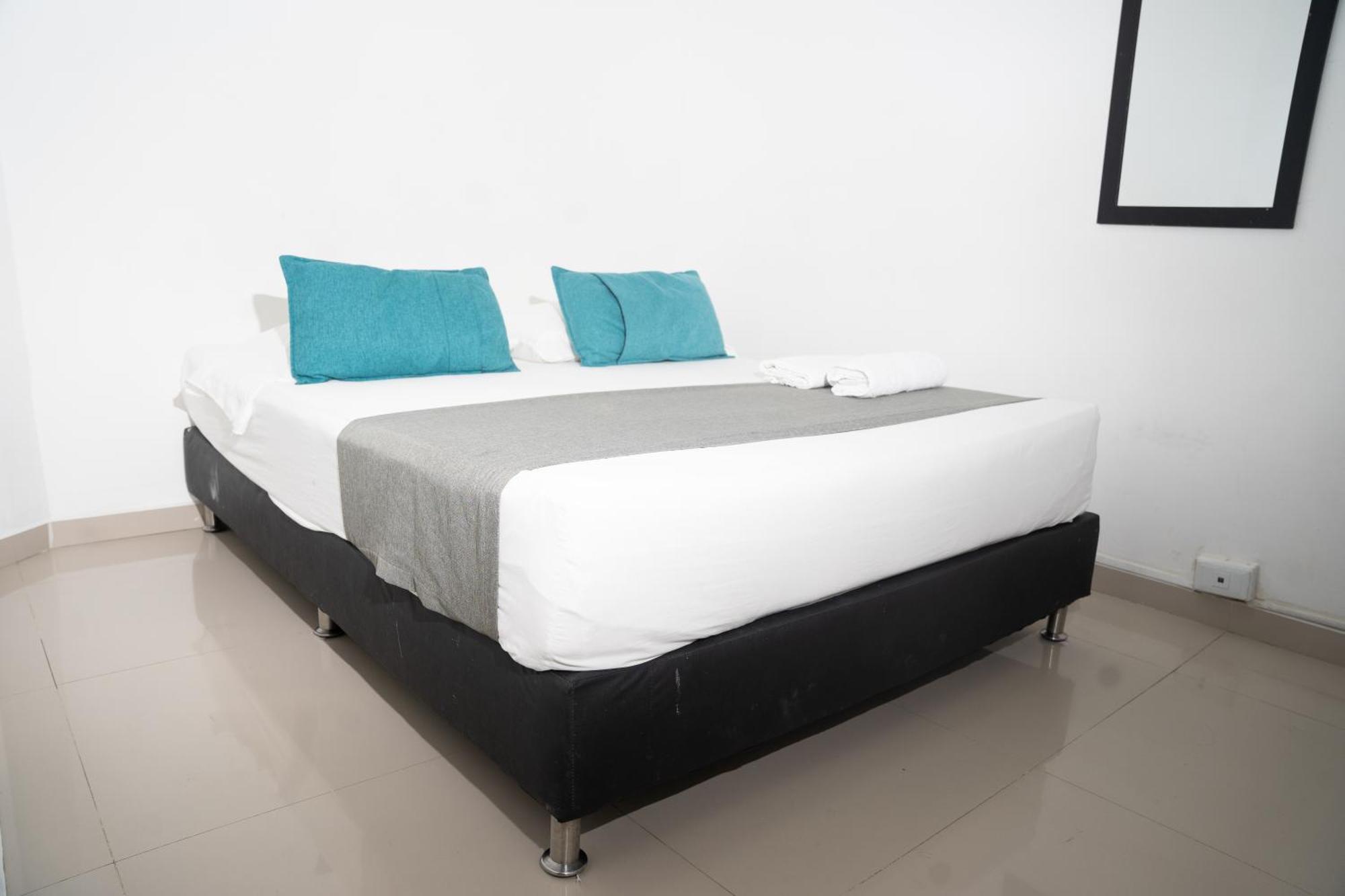 Hotel Laureles De Aburra Medellin Bagian luar foto